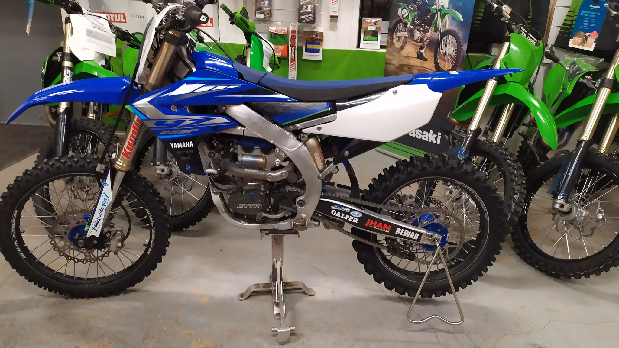 Yamaha YZF 250 GYTR kitt Akra  2020