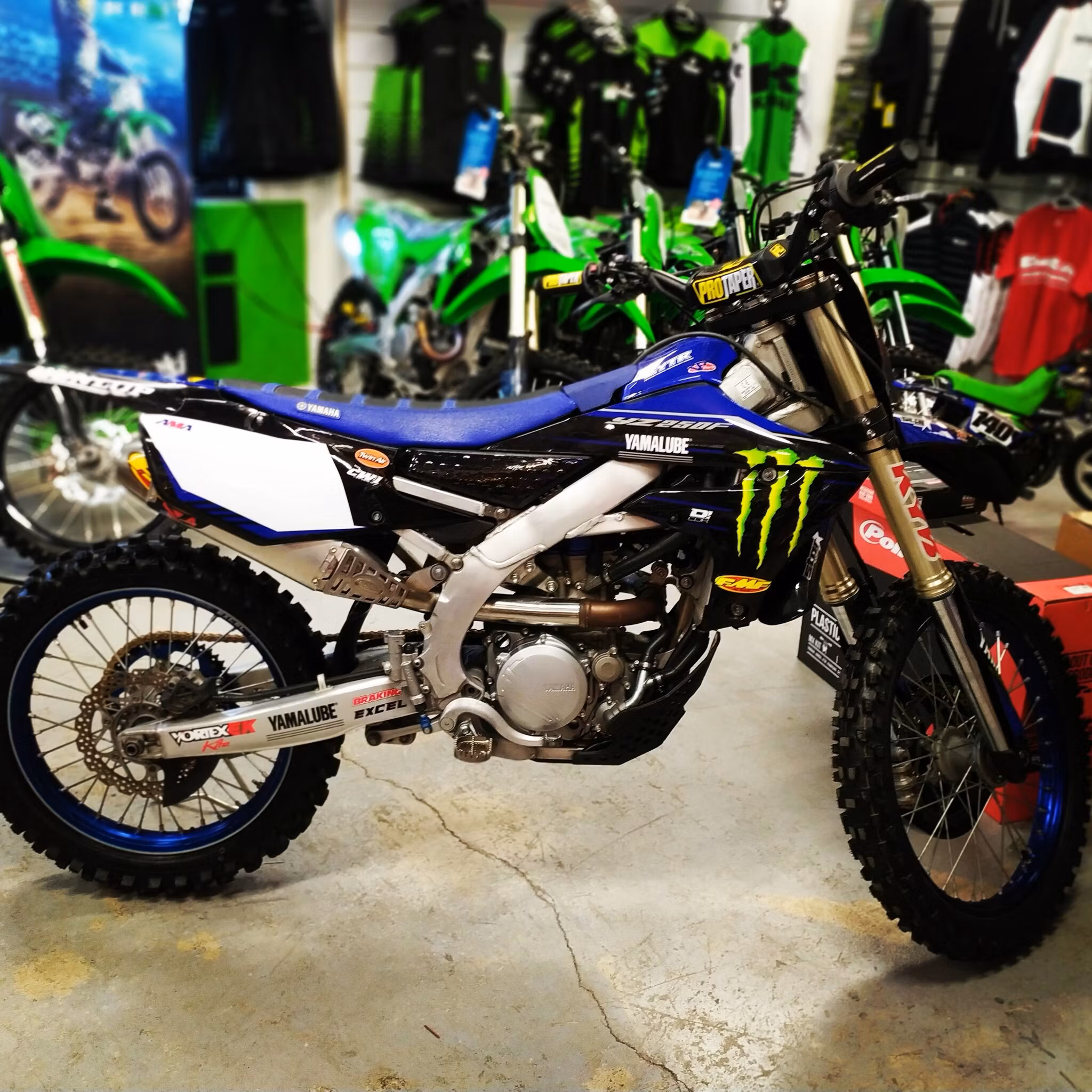 Yamaha YZF 250 2021 monster edition