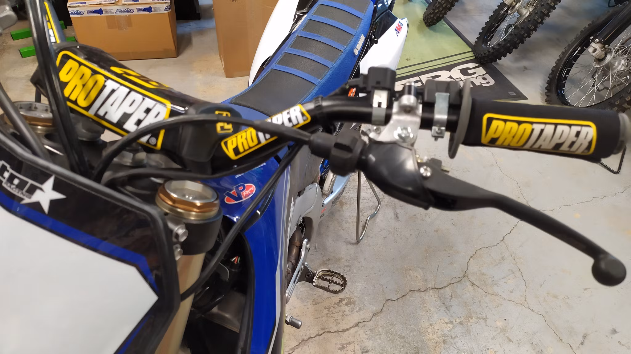 Yamaha YZF 250 2021 monster edition