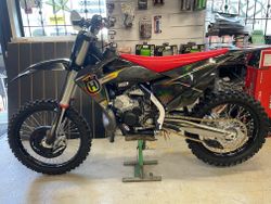 Husqvarna TC 250 2022 med endast 8, 5 timmar