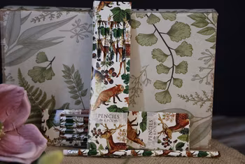 Vackra Blyertspennor med Vilda djur eller Höstväxter