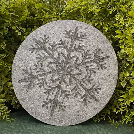 Grytunderlägg Snö