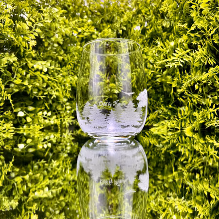 Graverat Vattenglas Skog