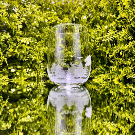 Graverat Vattenglas Skog