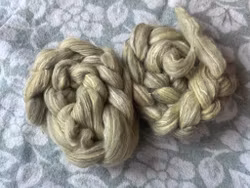 Plantefarget spinnefiber