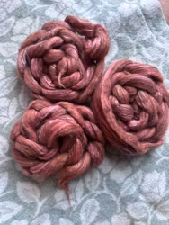 Plantefarget spinnefiber
