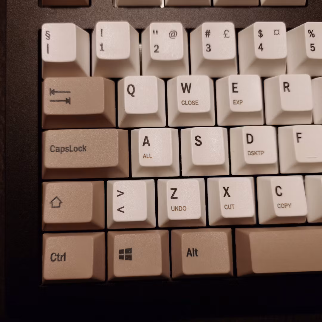 iNVINTIX White/sandbrown keycaps ISO Nor/Den