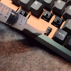 Syringe (curved tip)