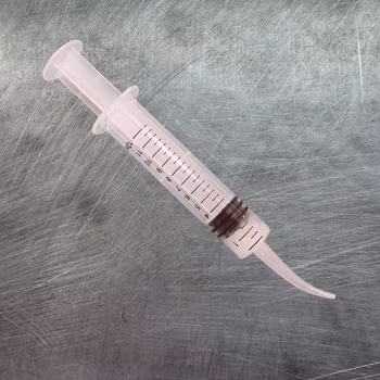 Syringe (curved tip)