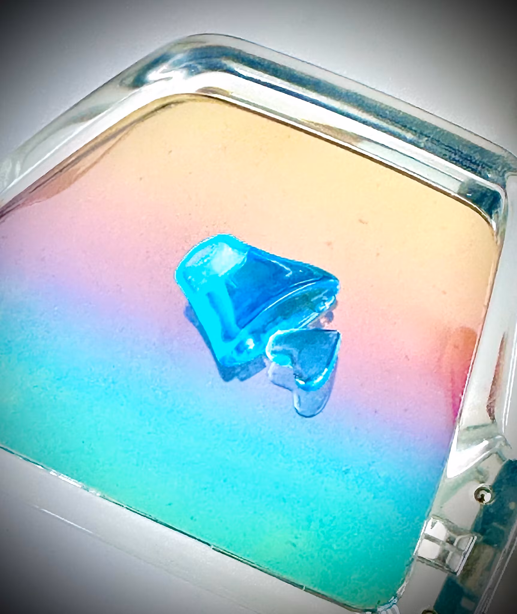 SOLGLASÖGON FÖR ÖRONEN