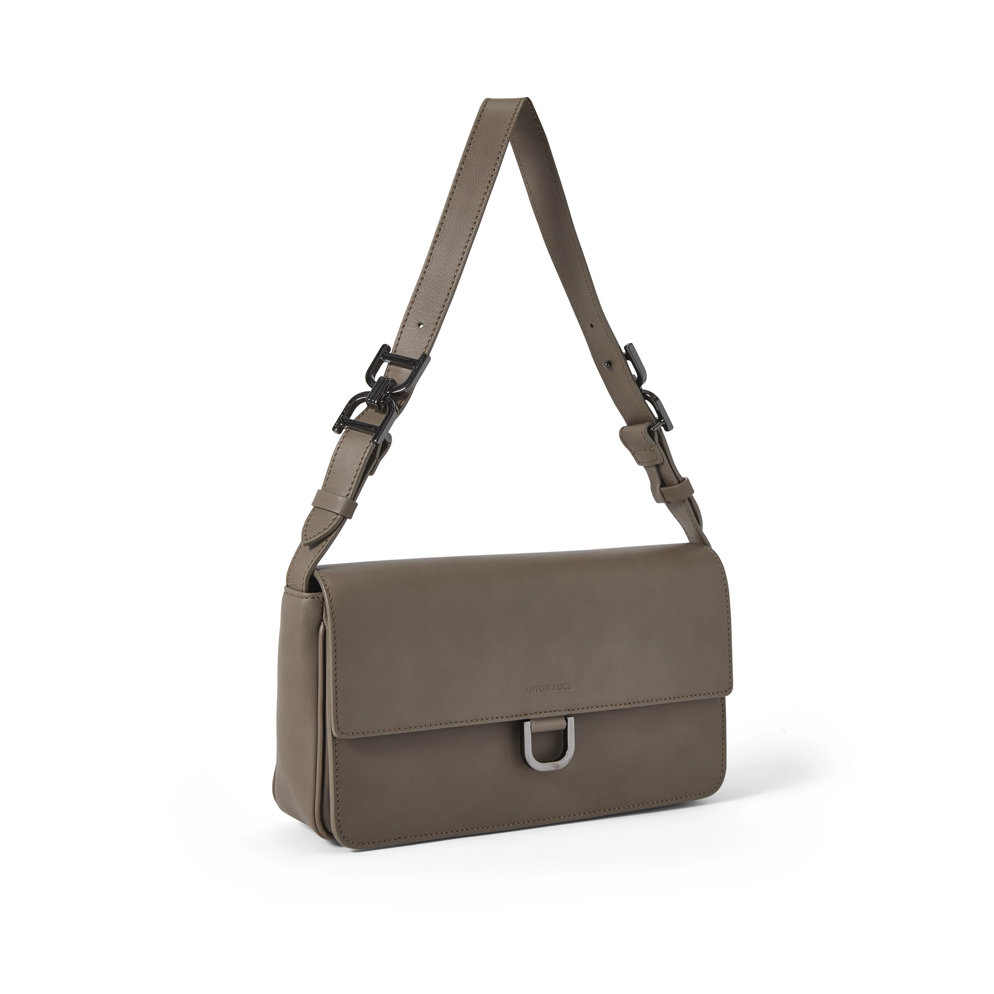 Handväska i läder BAG N°10 Medium sedd framifrån med spännet i grå metall. Färg taupe brungrå