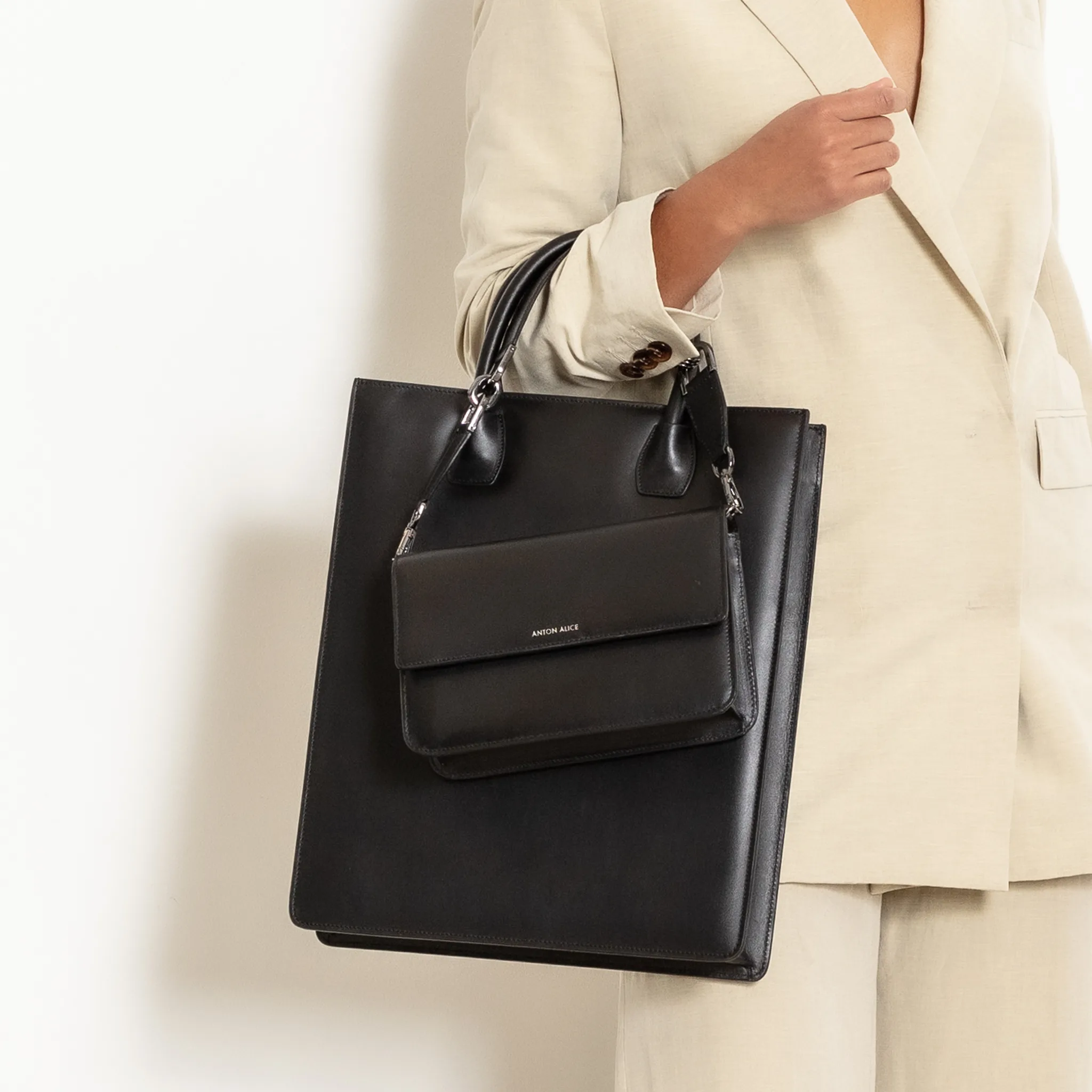 TOTE BAG No. 1 Zip Closure - Black leather