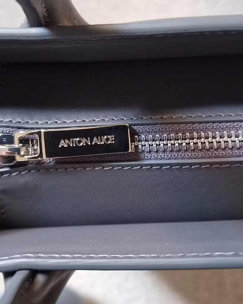 TOTE BAG No 1 Zip – tote bag i skinn, grå - No 1 | ANTON ALICE