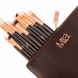 MIA MAKEUP - THE ADVANCED BRUSH SET
