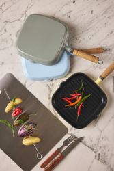 Grillpanna med trähandtag från Jernverket – Gul