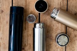 STILREN TERMOS MED DISPLAY – SVART
