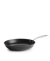 Stekpanna i Gjutjärn med keramisk beläggning från Jernverket 28cm - Svart