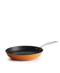 Stekpanna i Gjutjärn med keramisk beläggning från Jernverket 28cm - Orange
