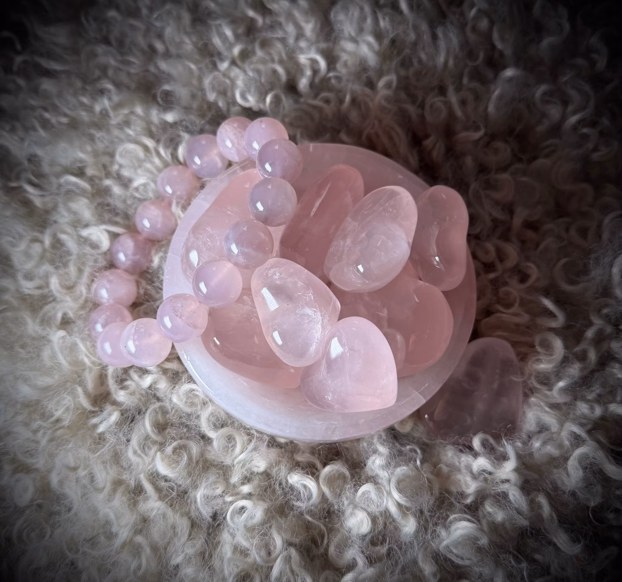 Handkarvad Rosenkvarts Hjärta | Moçambique