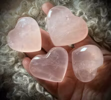 Handkarvad Rosenkvarts Hjärta | Moçambique