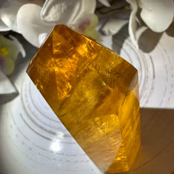 Honungskalcit Torn | C