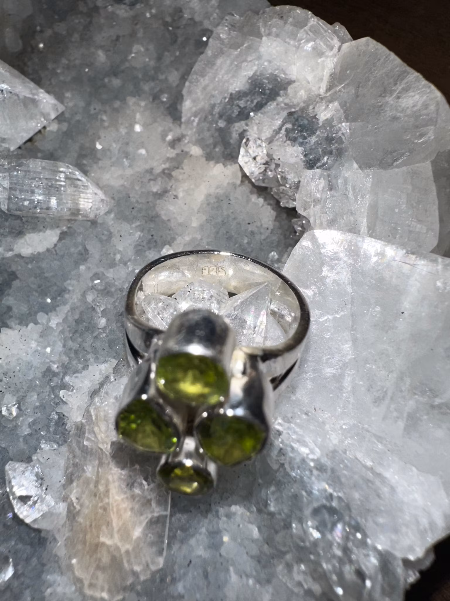 Facetterad Peridot Ring | 925 Sterling Silver | 16