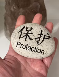 Budskapssten | PROTECTION