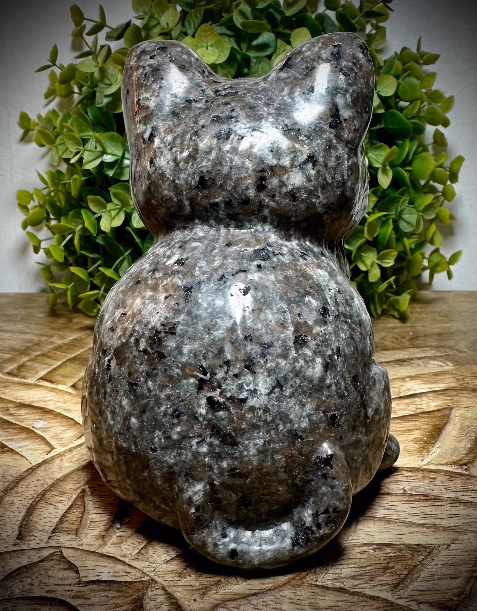 Katt Carving