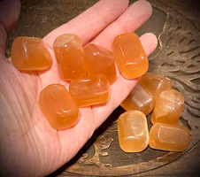 Mörk Honungskalcit Trumlad