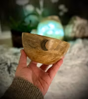 Ritualskål i Mangoträ Three Moons