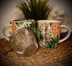 Temugg med handtag + sil | Buddha Paradise | Benporslin