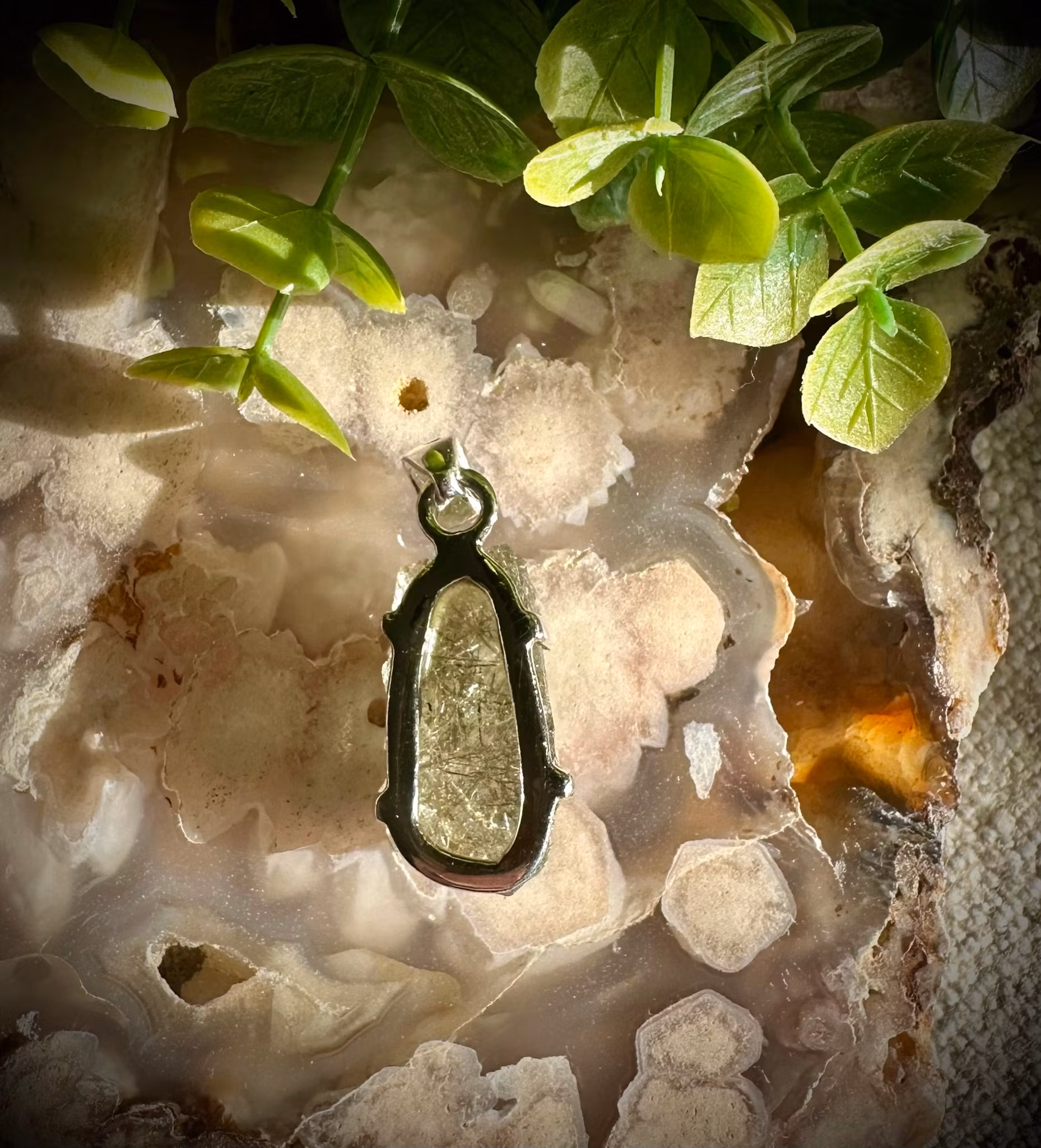 Peridot med Rutiler Hänge | 925 Sterling Silver