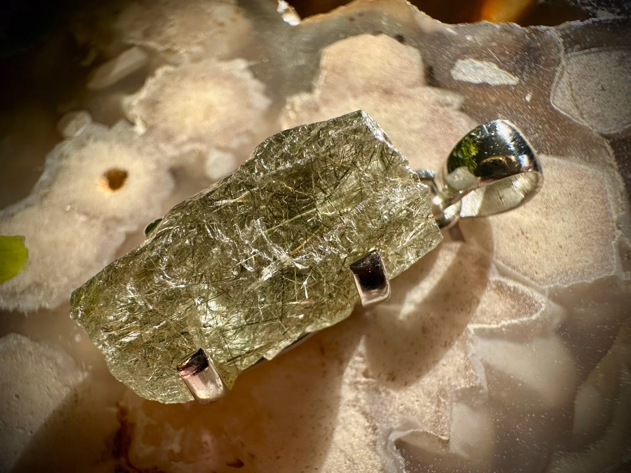 Peridot med Rutiler Hänge | 925 Sterling Silver