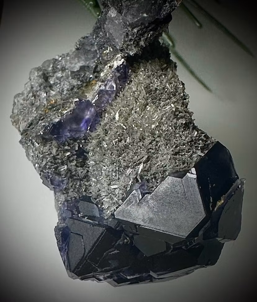 Kubisk Svart Fluorit med Lila Fluorit, Kvarts och Pyrit | Inre Mongoliet
