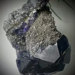 Kubisk Svart Fluorit med Lila Fluorit, Kvarts och Pyrit | Inre Mongoliet