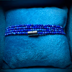 Facetterad Lapis Lazuli wrap med magnetlås