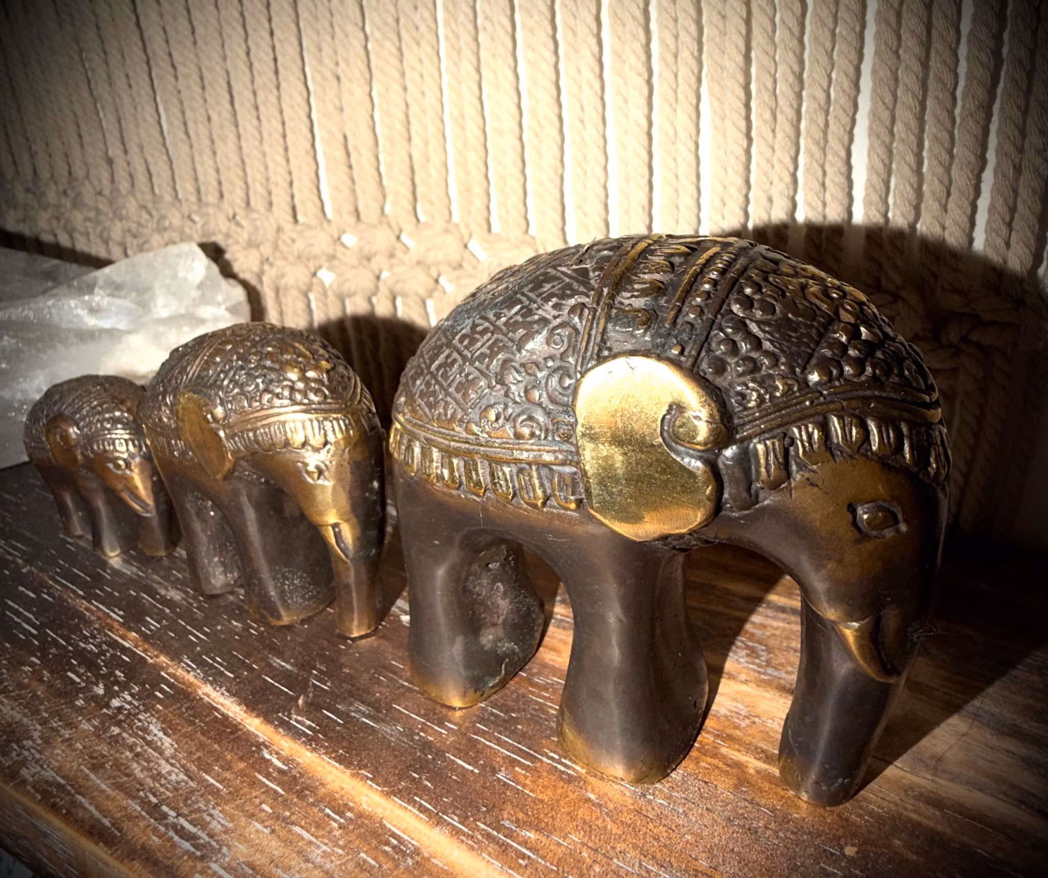 Handgjord Feng Shui Elefant i Mässing | Indonesien