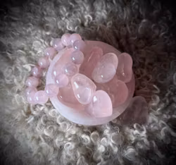 Handkarvad Rosenkvarts Hjärta | Moçambique