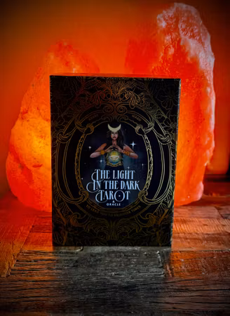The Light in the Dark Tarot & Oracle Deck: To Lead You To Brighter Times 🇬🇧