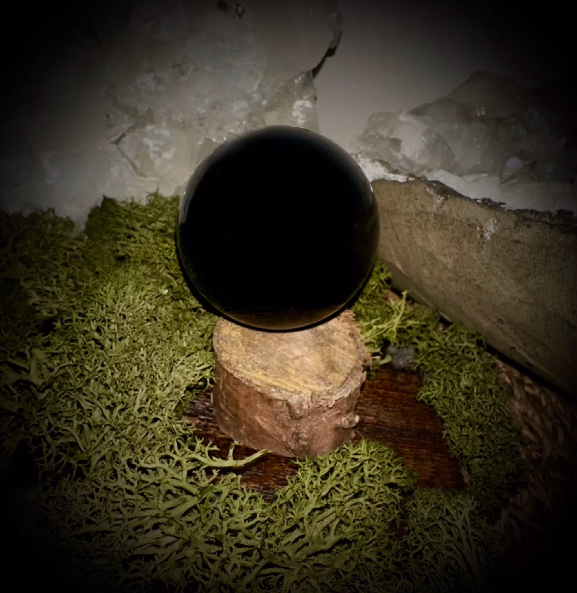 Svart Obsidian Klot