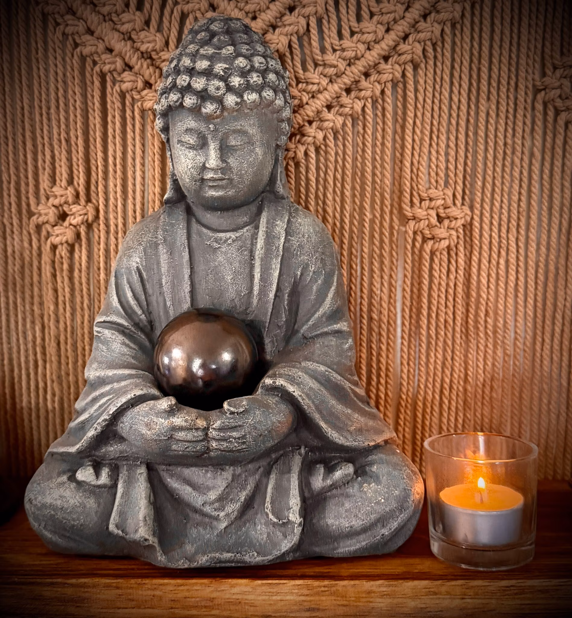 Buddha med tillhörande glaskopp för offergåvor 28 cm