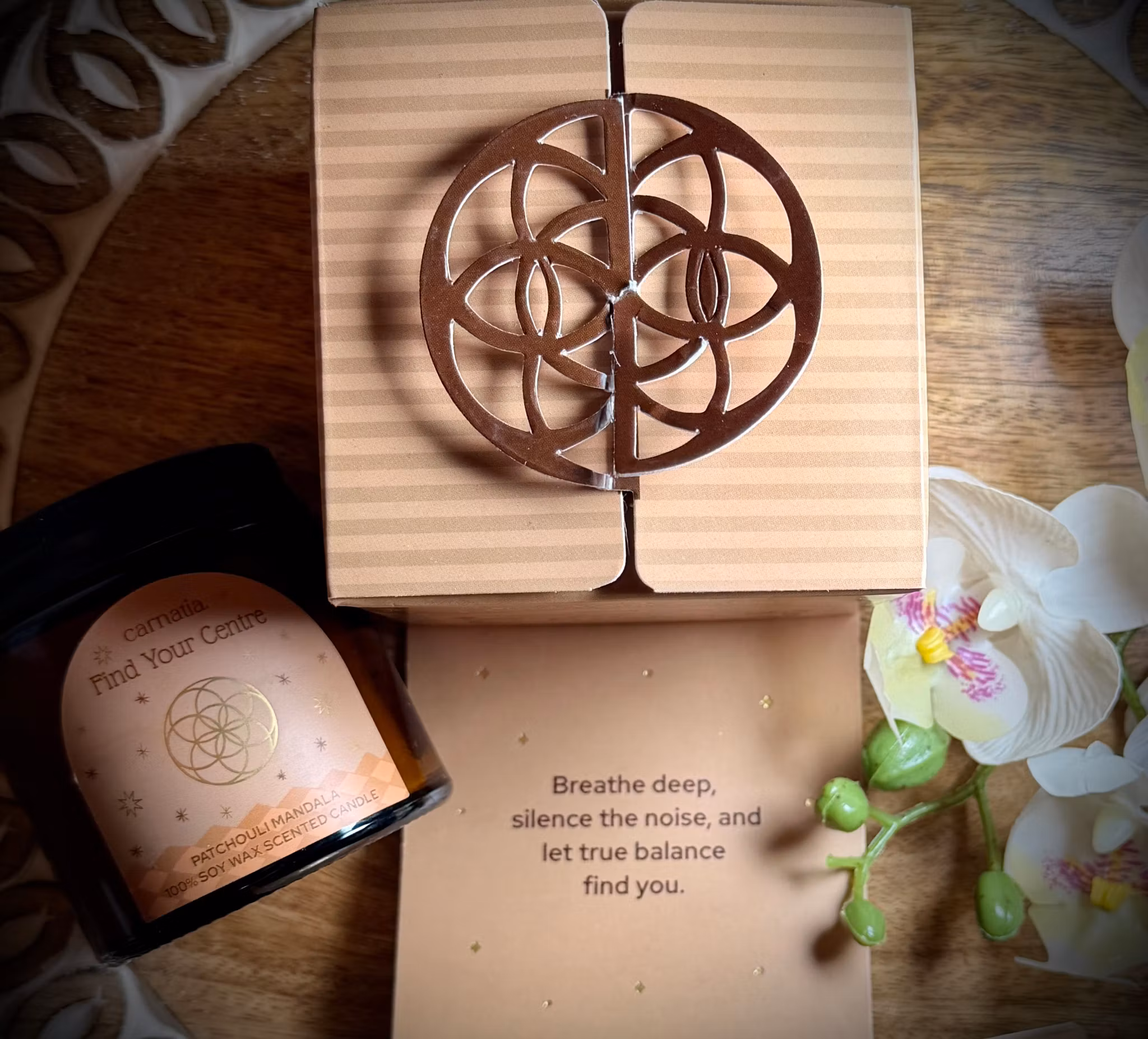 Carnatia Doftljus av Sojavax Magic Within You | Find Your Centre Patchouli Mandala