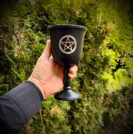 Stor handgjord altarbägare i Järn med Pentagram | 20 cm | Indien