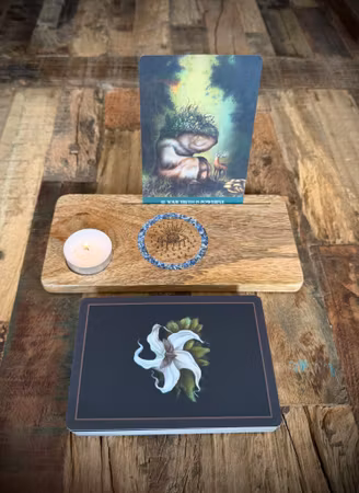 Spiritual Eye kortställ i Mangoträ med Sodalit