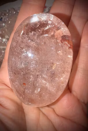 Rosa Samadhi Himalayakvarts Handsten