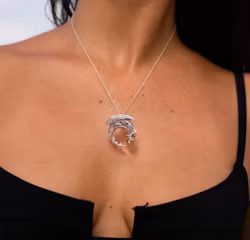 The Mystical Dragon – Guardian of the Moon handgjort hänge i 925 Sterling Silver | Peter Stone