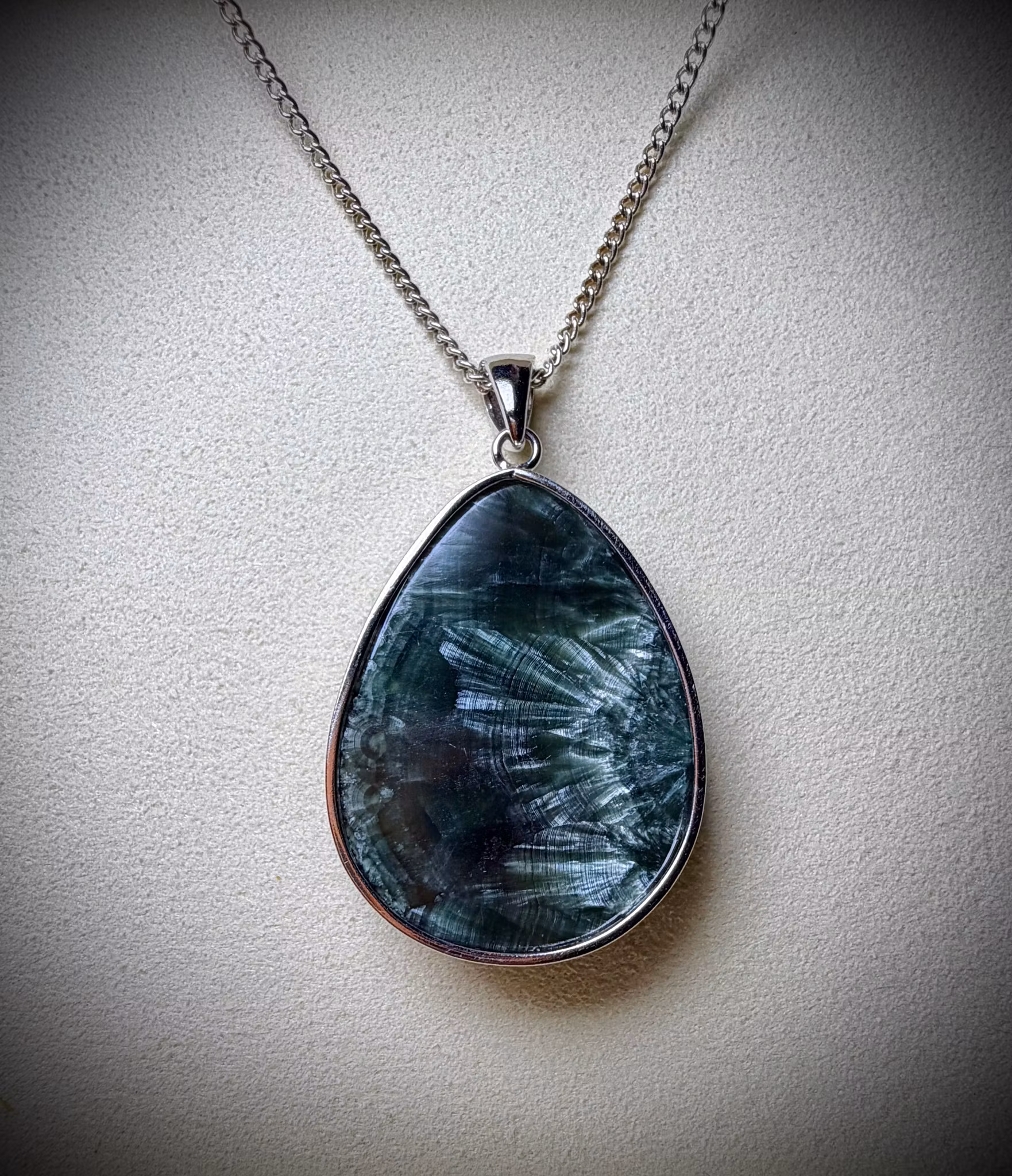 ”Änglarnas Sten” Serafinit Hänge i 925 Sterling Silver