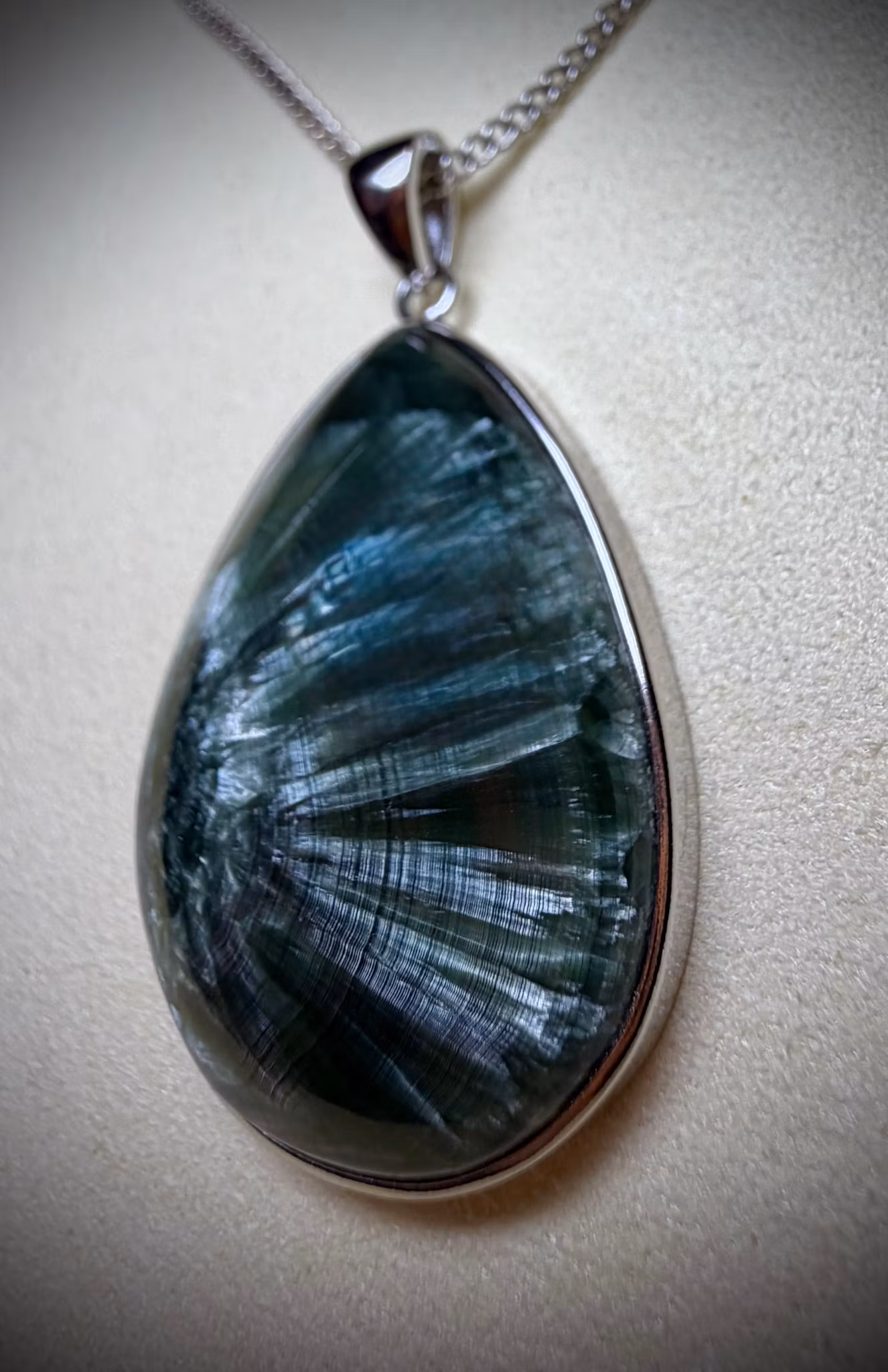 ”Änglarnas Sten” Serafinit Hänge i 925 Sterling Silver