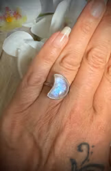 Månformad Vit Månsten Ring | 925 Sterling Silver | Justerbar