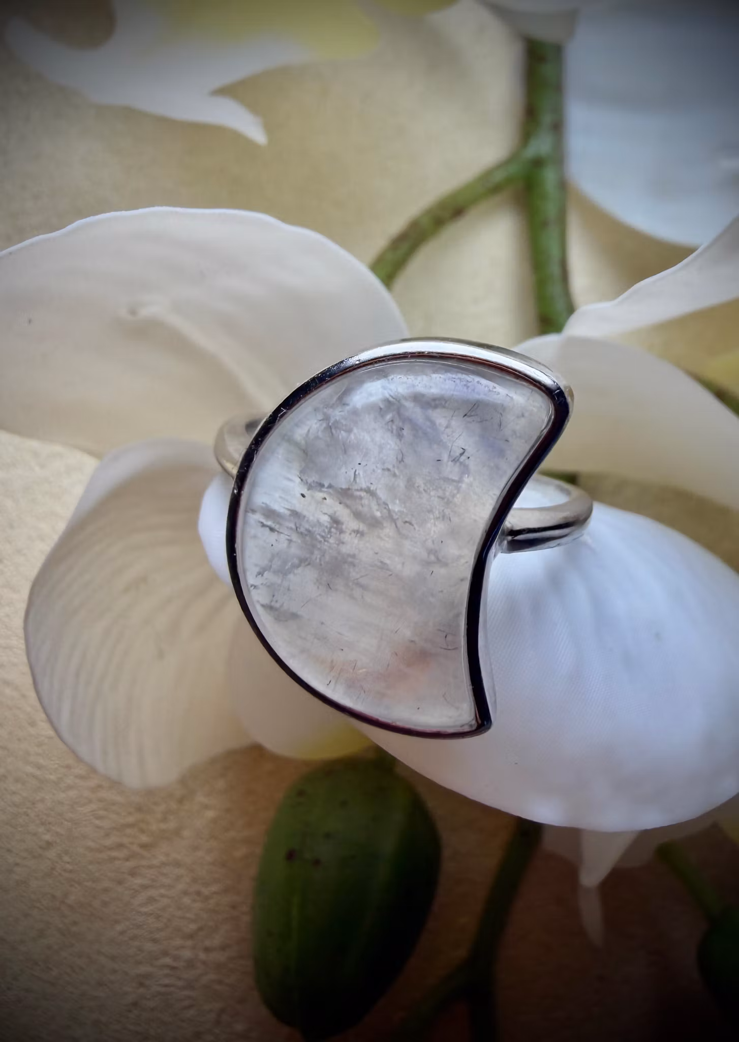 Månformad Vit Månsten Ring | 925 Sterling Silver | Justerbar